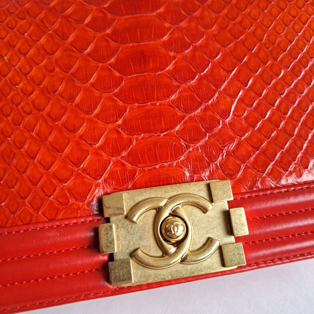 Chanel Red Python Medium Boy Flap Bag - Picture 4 of 16